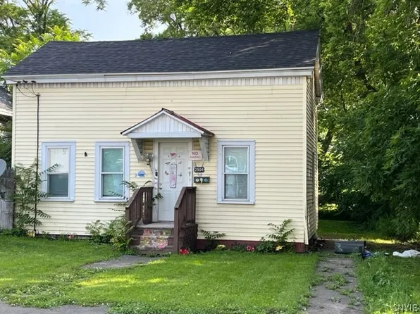 2504 Lodi St, Syracuse, NY 13208