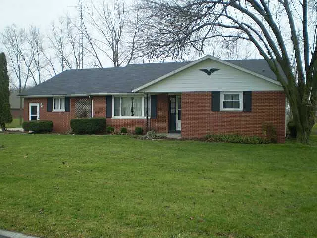 313 Colleen Dr photo 1