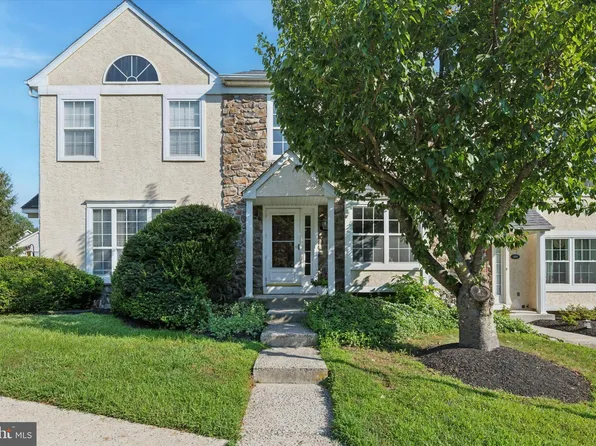 202 Coventry Pointe Ln, Pottstown, PA 19465