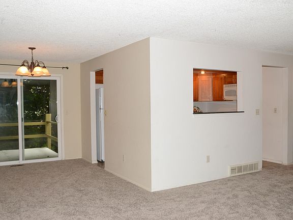 5th image of 9320 NE 135th Ln