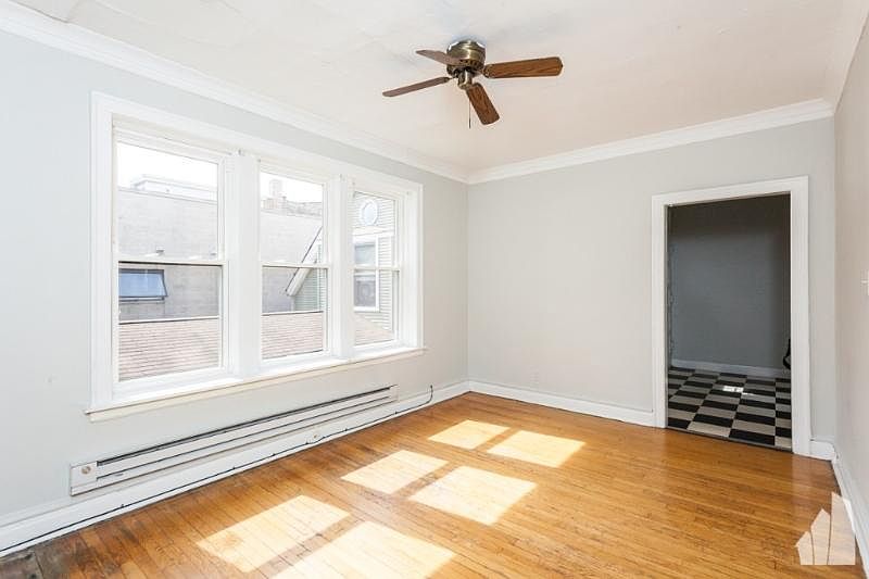 1st image of 3933 N Janssen Ave #1
