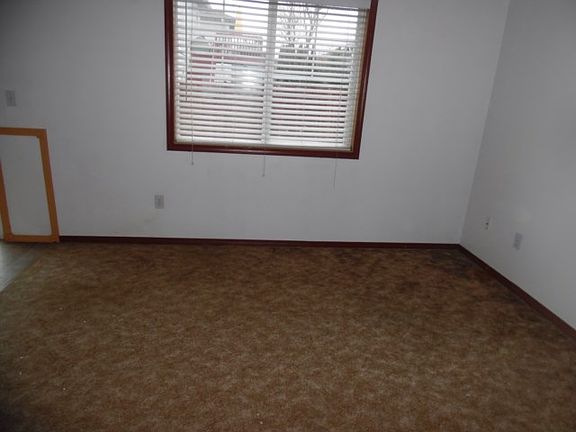 4th image of 503 Lois Ln #31