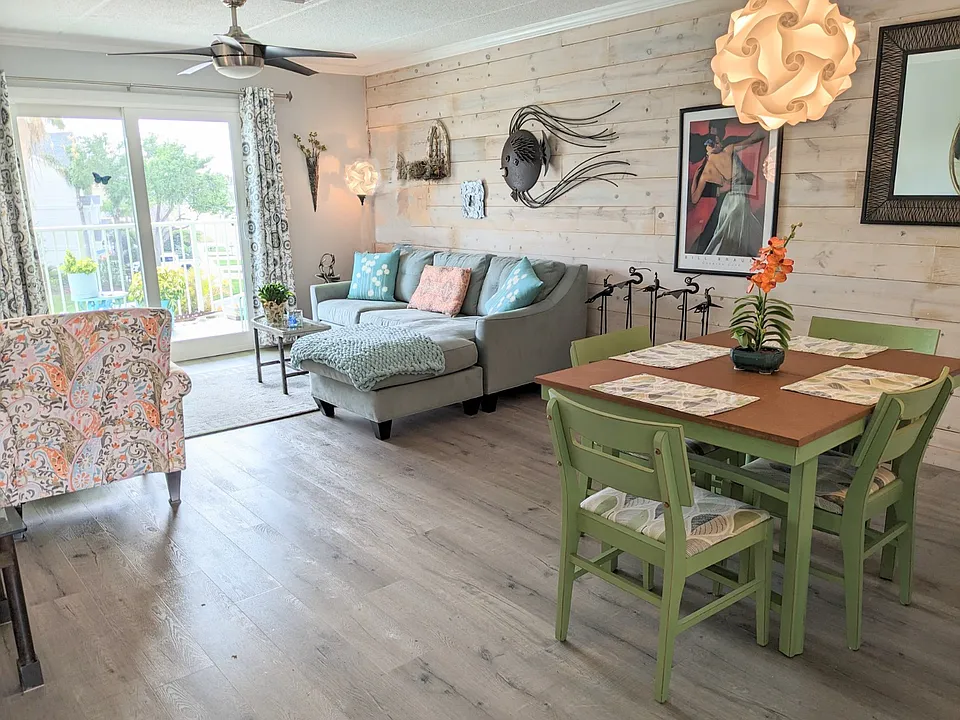 464 N Paula Dr #305