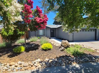 300 Almond Way, Healdsburg, CA 95448