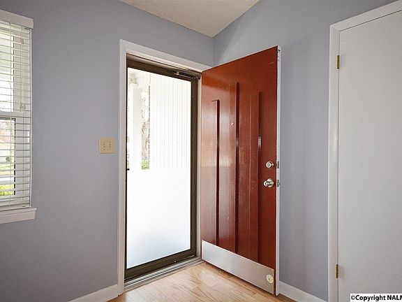 4th image of 9723 Wallwood Dr SE