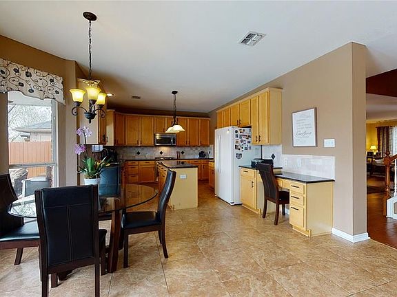 5th image of 1904 Arrow Wood Dr