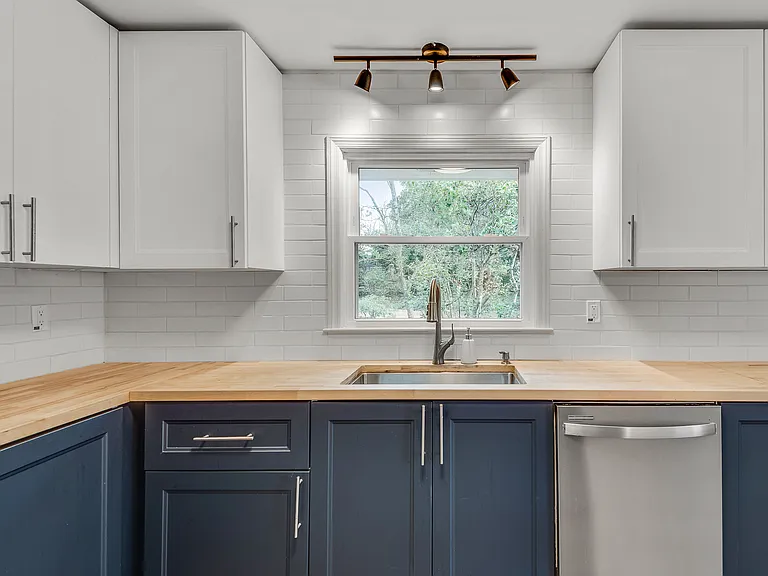 675 N Superior Ave — Photo 7
