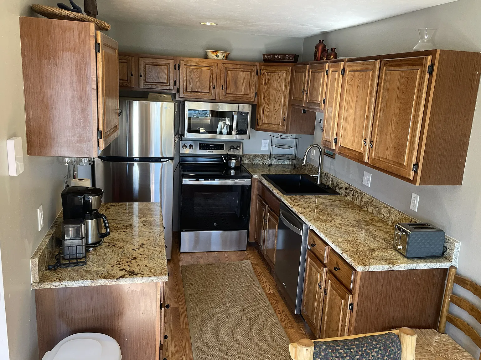 2 bed, 1178 sqft, $3,000 — Photo 2