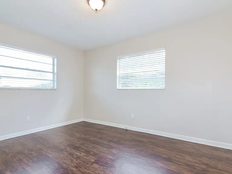 110 7th Jpv St — Photo 13