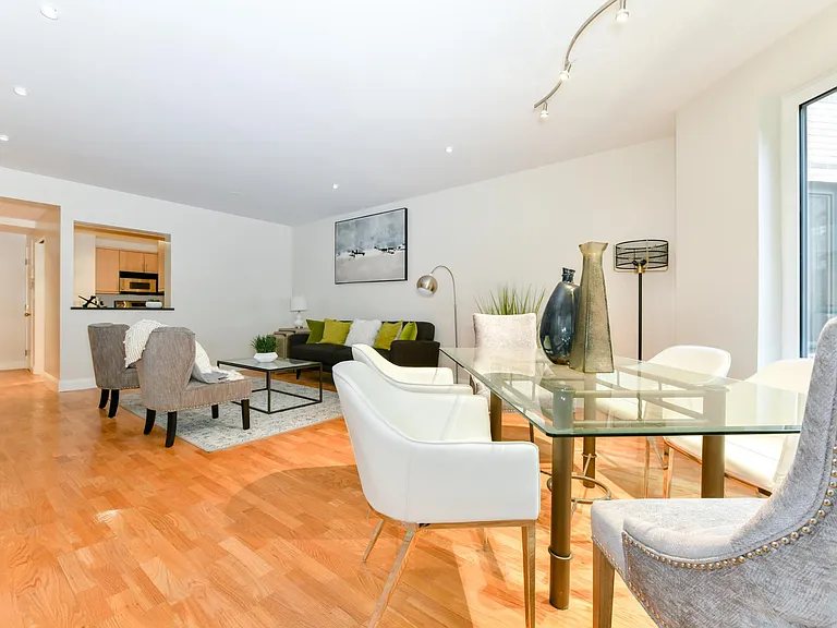 492 Beacon St #13 — Photo 7