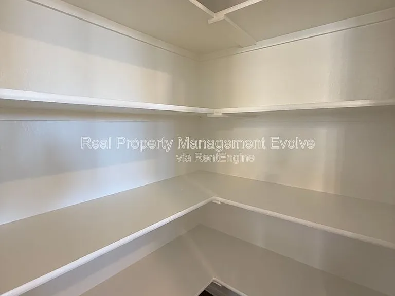 8720 E Knowles Ave — Photo 8