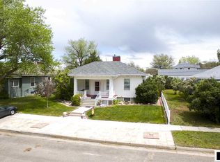 427 N 3rd St, Douglas, WY 82633