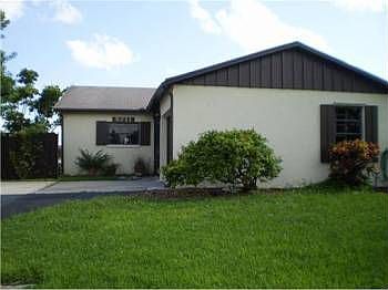 1st image of 5711 Mirror Lakes Blvd