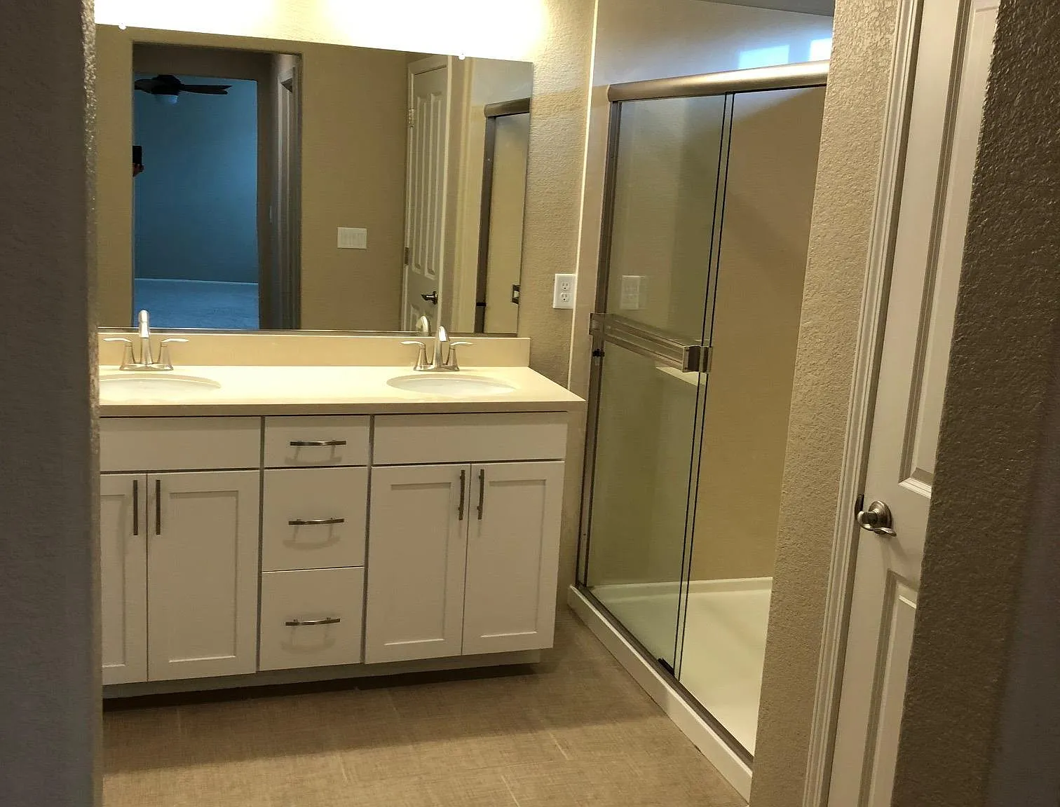 3 bed, 2.5 bath, 2125 sqft, $3,250 — Photo 4