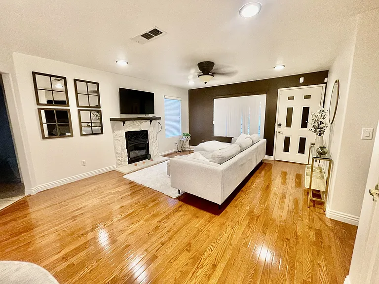 9070 Spring Mountain Rd #204 — Photo 26