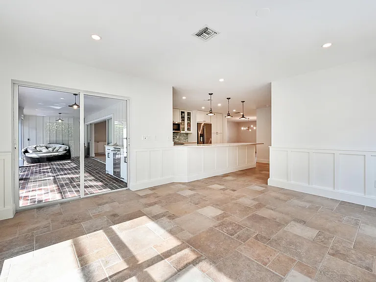 508 Devils Ln — Photo 17