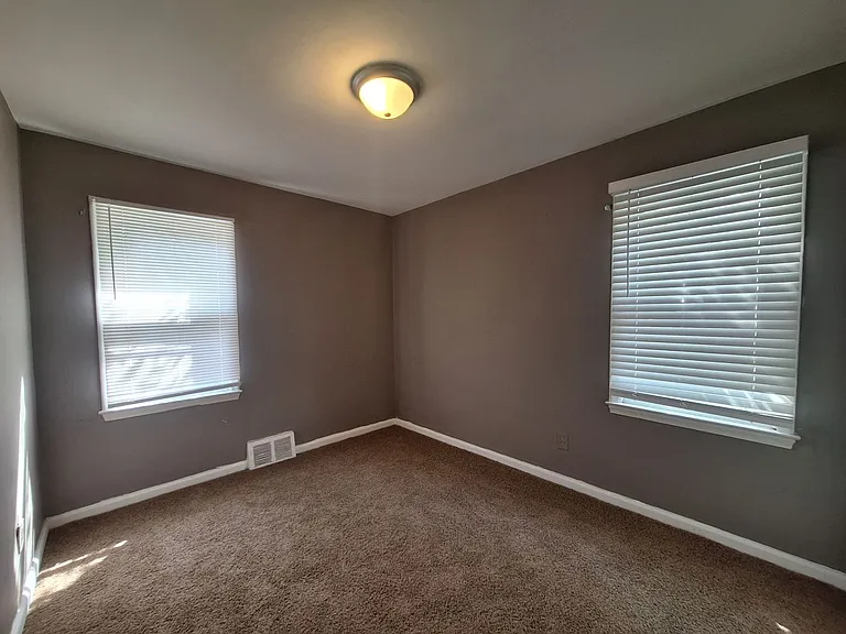 4146 University Pl — Photo 6