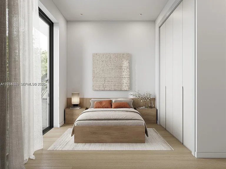 984 SW 10th St — Photo 8