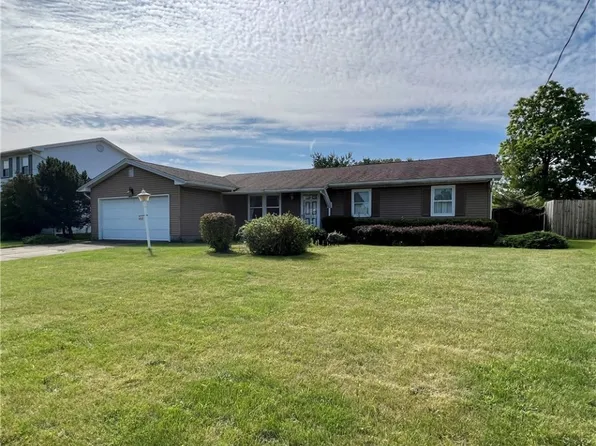 5605 London Dr, Youngstown, OH 44515