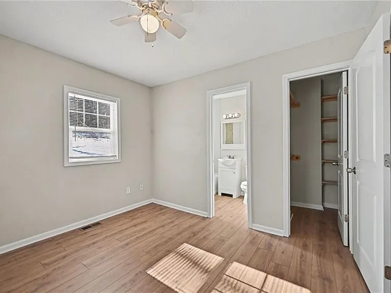 1137 Oakland Ave #1 — Photo 9