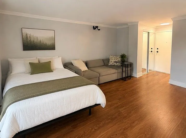 1035 Colorado Blvd #301 — Photo 1