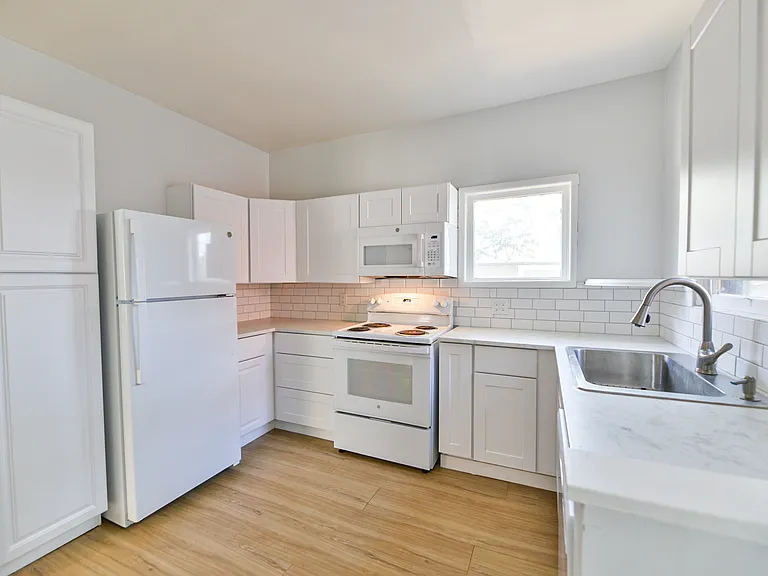 1214 W Providence Ave — Photo 11