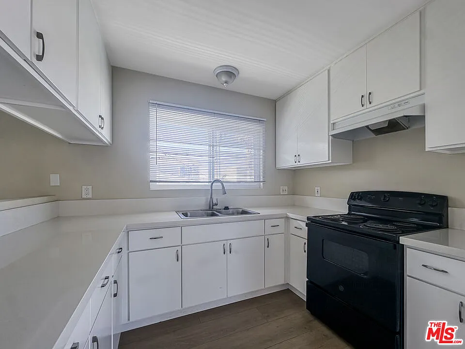 1 bed, 1.0 bath, $2,295 — Photo 3