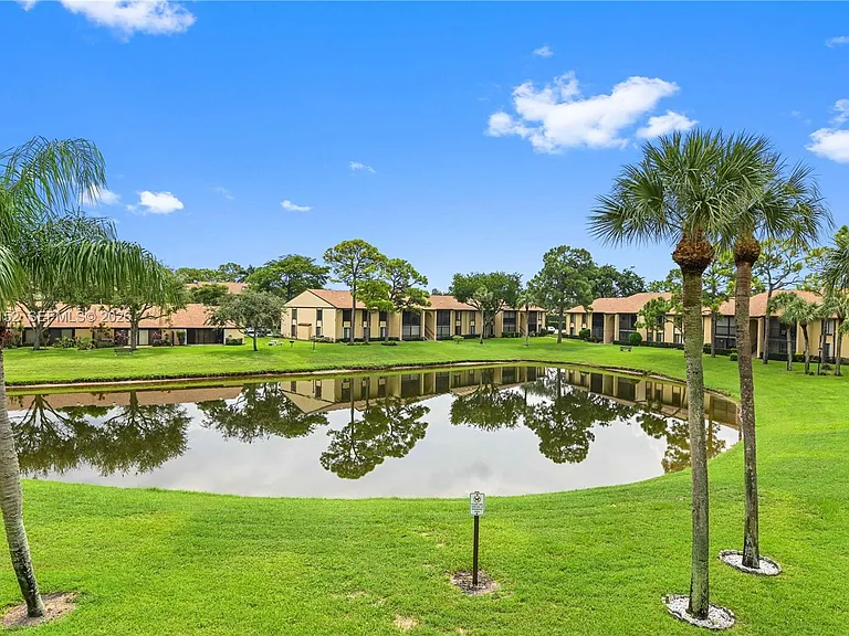 812 Sky Pine Way #C2 — Photo 25