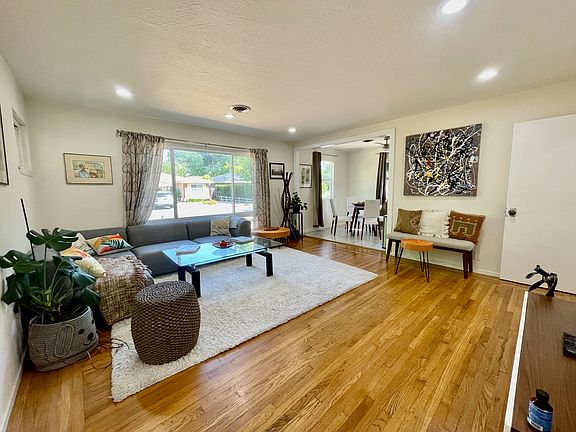 2nd image of 1950 Palo Alto Way