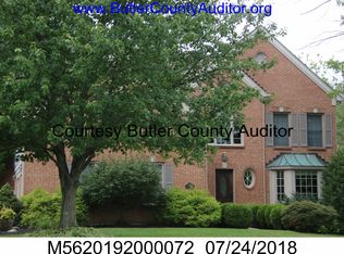 8037 Hunters Ridge Dr, West Chester, OH 45069