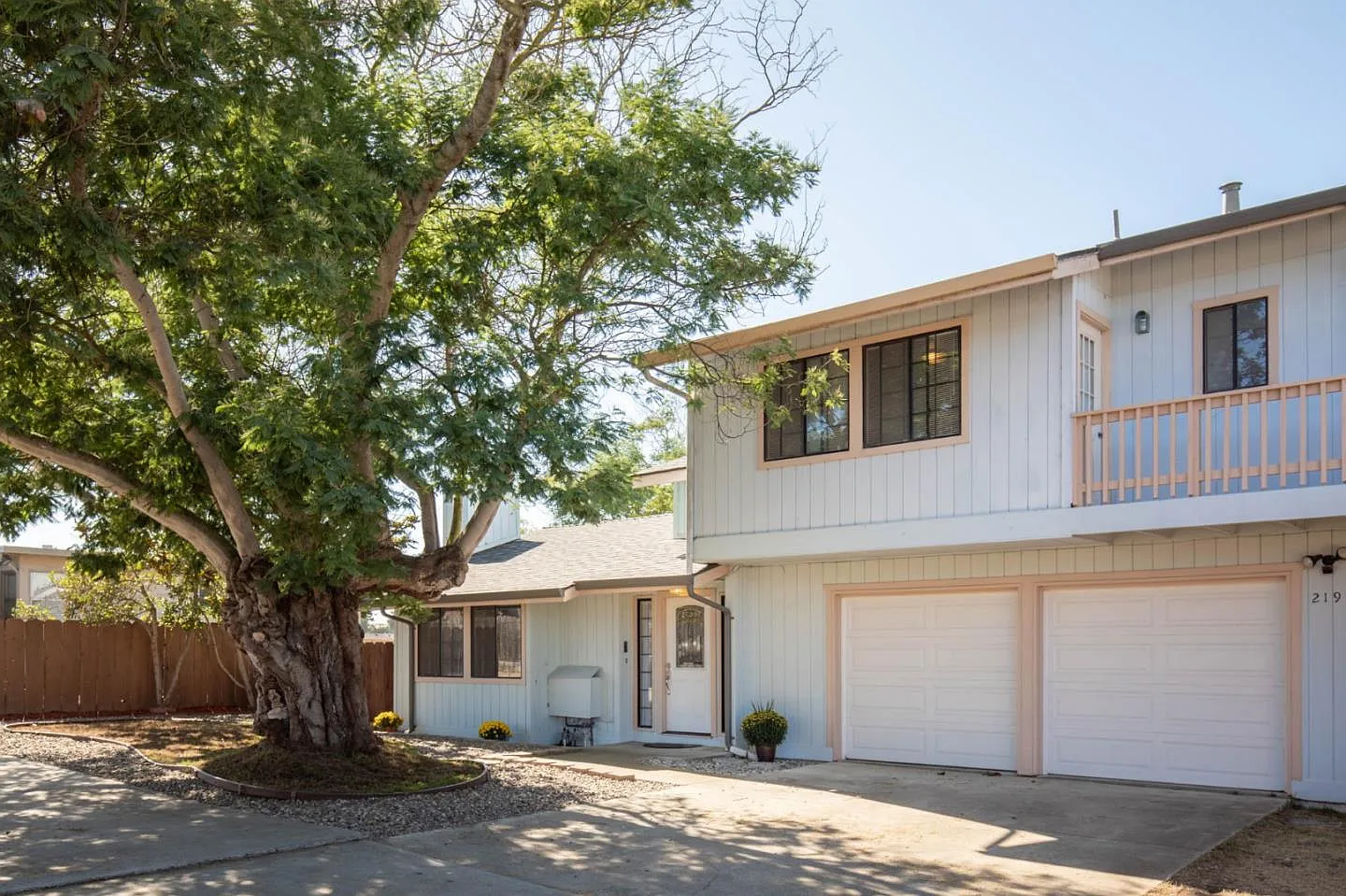 219 Mortimers Ln photo 1