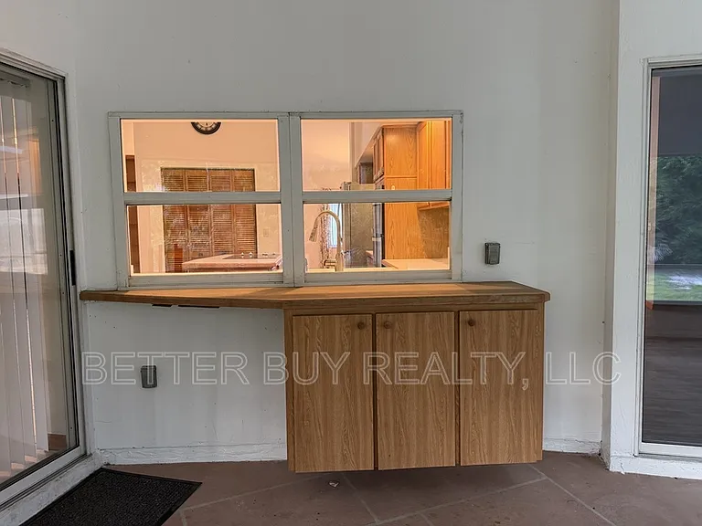 81 Boston Ln — Photo 36