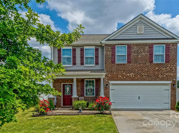 1130 Rock Haven Dr, Charlotte, NC 28216