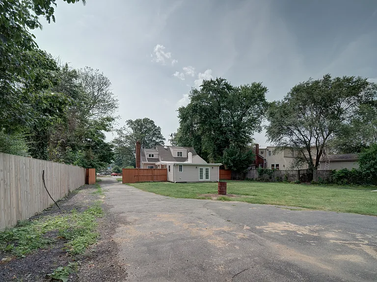 6625 Harrison Ln — Photo 37