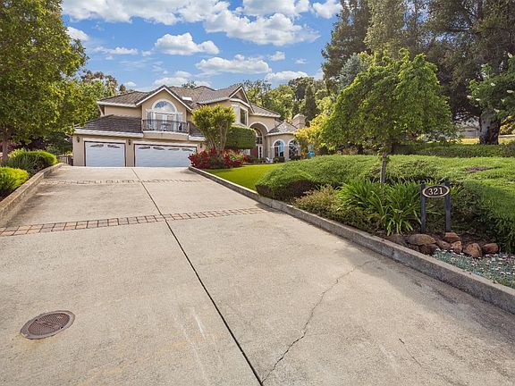 3rd image of 321 Oak Grove Ct