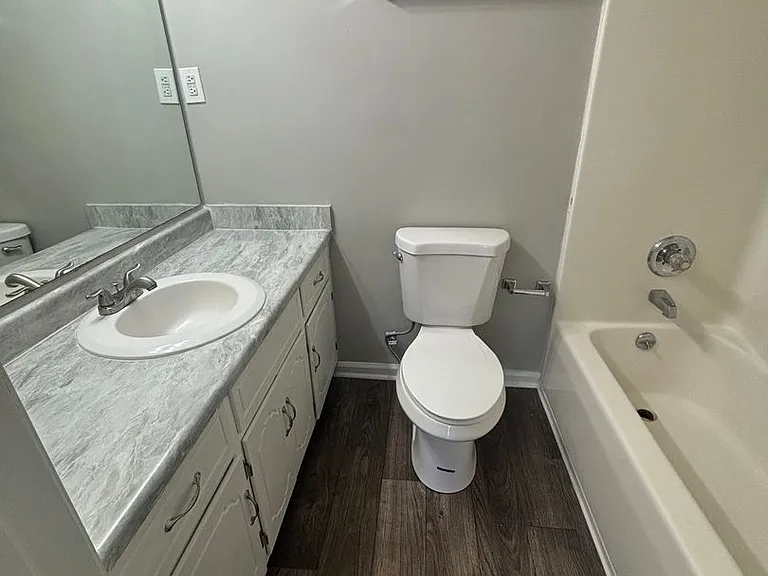 1237 Kendall Dr — Photo 23