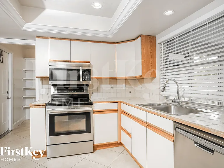 6119 NW 18th Ct — Photo 6