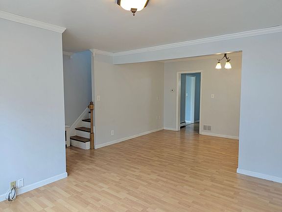 4th image of 121 S Feltus St