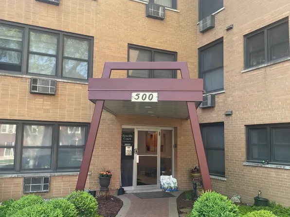 500 Washington Blvd APT 206, Oak Park, IL 60302