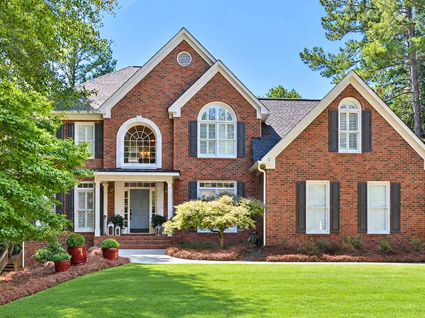325 Stonehaven Dr, Fayetteville, GA 30215