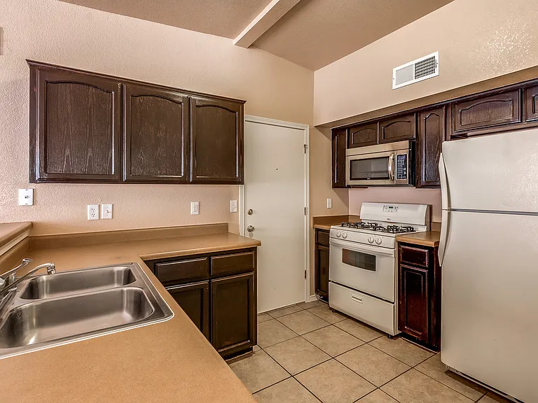 14252 Spanish Point Dr — Photo 10
