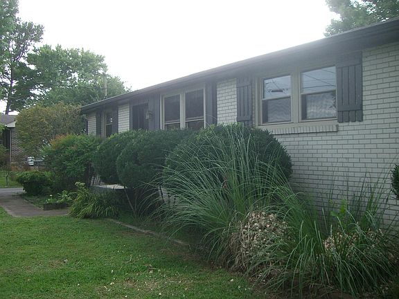 2nd image of 120 Steve Roberts Dr