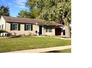 51 Sunburst Dr, Fairborn, OH 45324