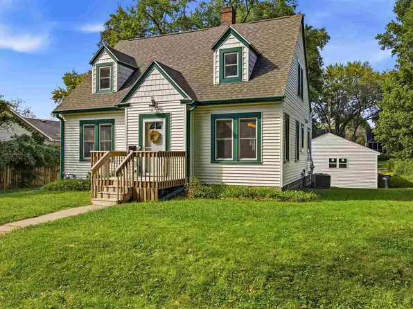 1908 G St, Iowa City, IA 52240