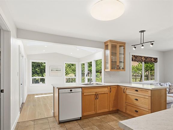 5th image of 2905 Wilkinson Rd