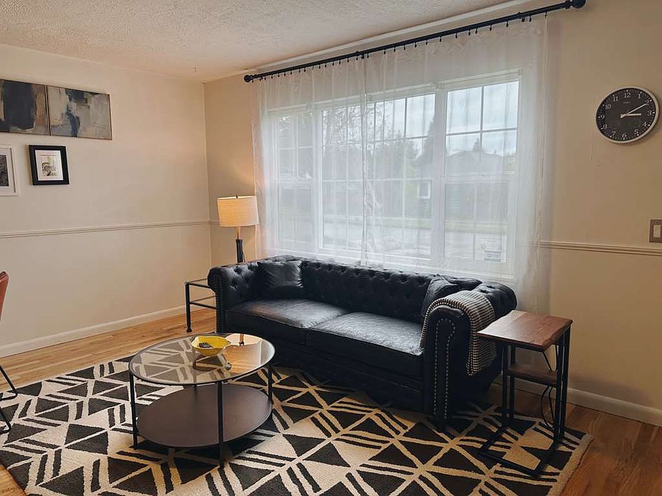 1st image of 4320 SE Lambert St