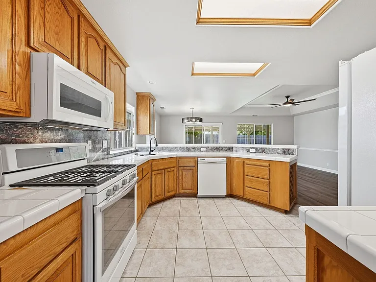 6245 Gold Hills Ct — Photo 26