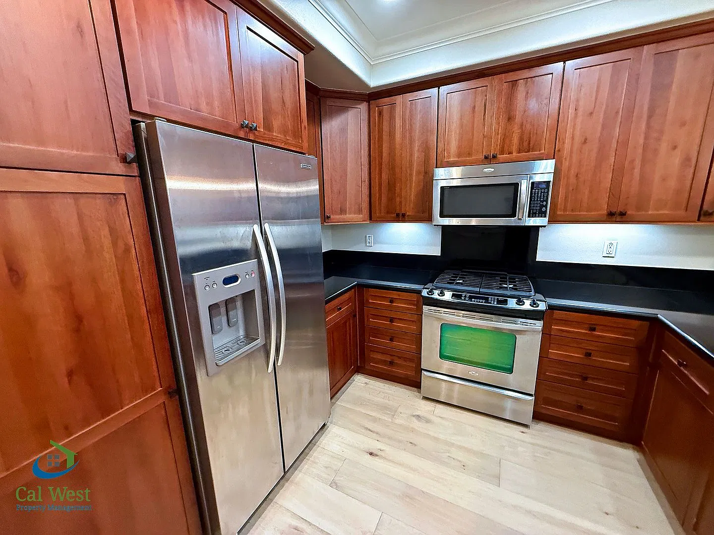 $3895.00 - 2 Bed/2Bath Luxury Condo in Willow Glen Place — Photo 4
