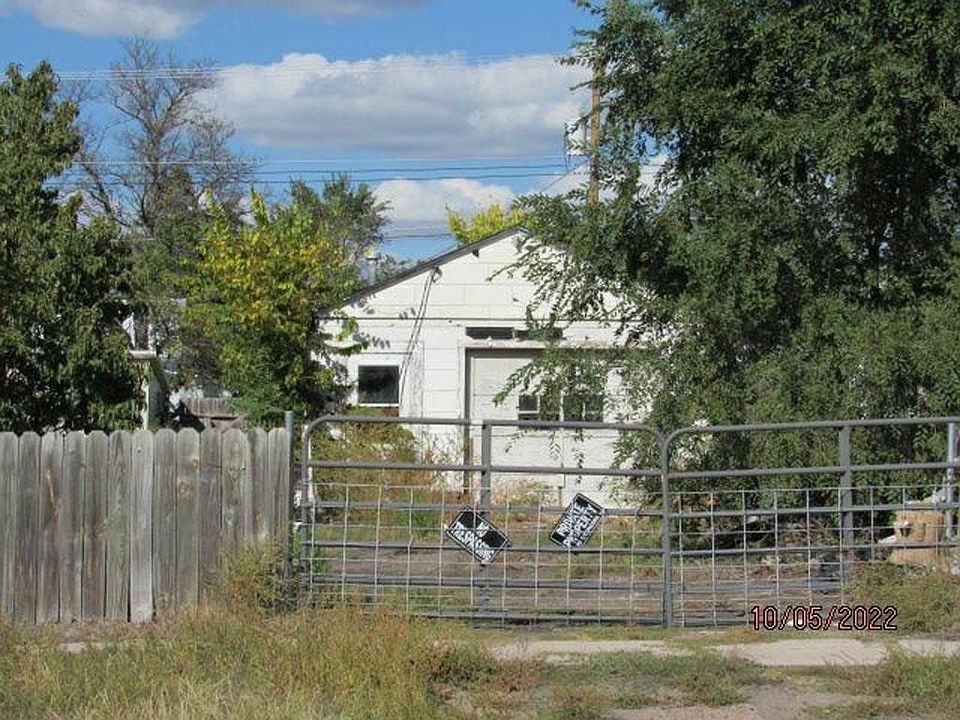 1st image of 813 W 11th St