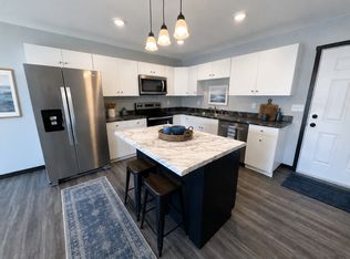 1502 Bies Dr #308, Dubuque, IA 52002